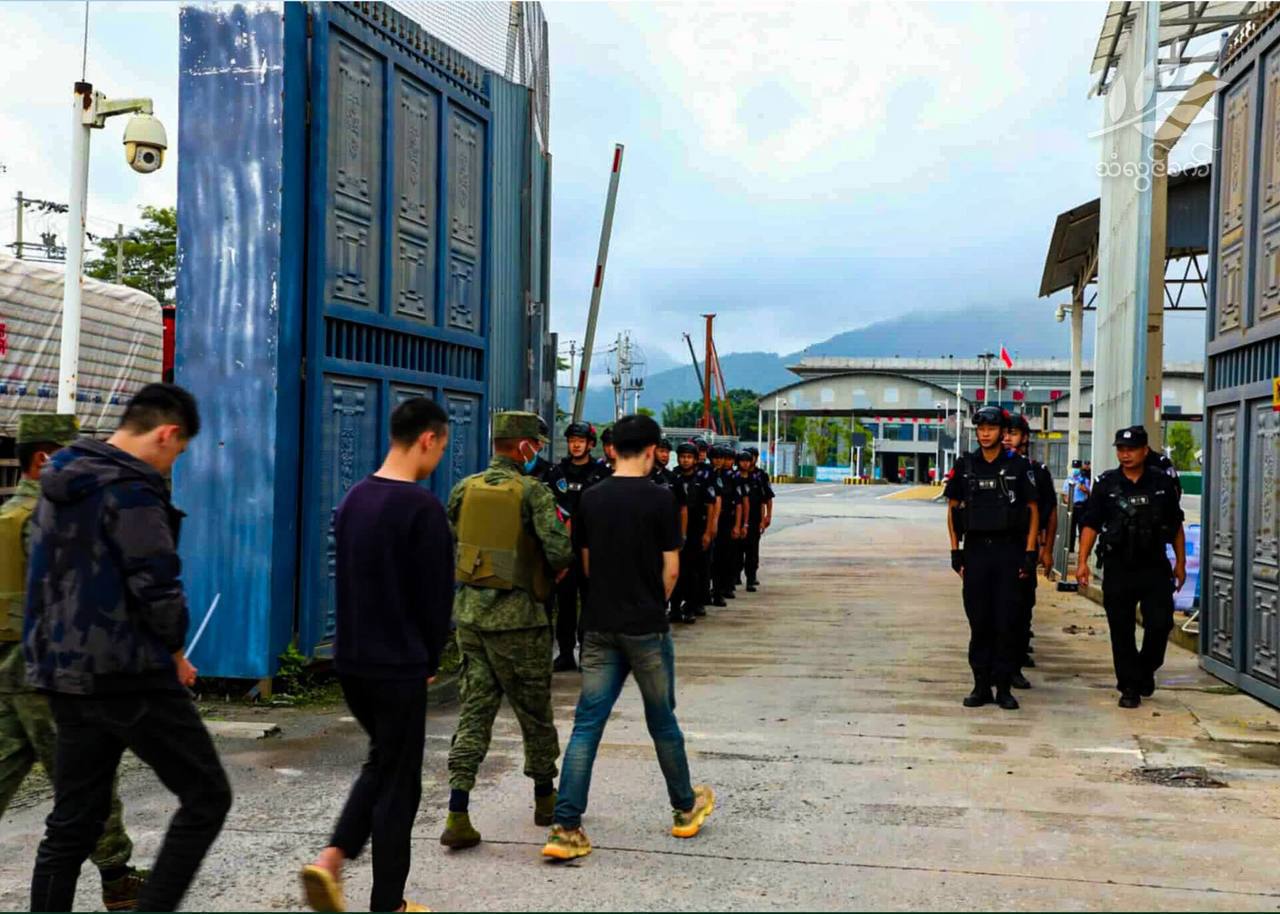 Northern Myanmar 105 yards heavy strike on telecom fraud: 11 Chinese "dog pushers" handed over to China by Arakan Army (AA)