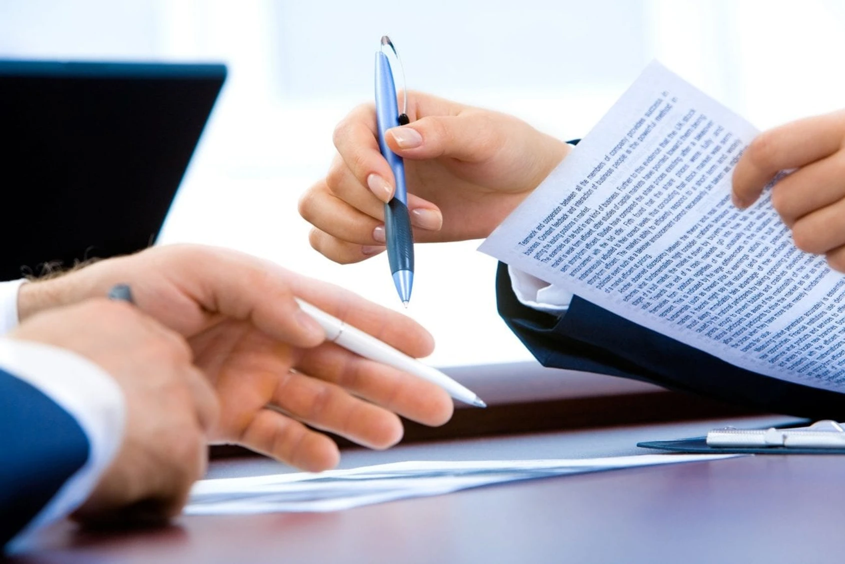 PointsBet rejects Betr's acquisition offer, supports MIXI's higher bid of AUD 402 million.