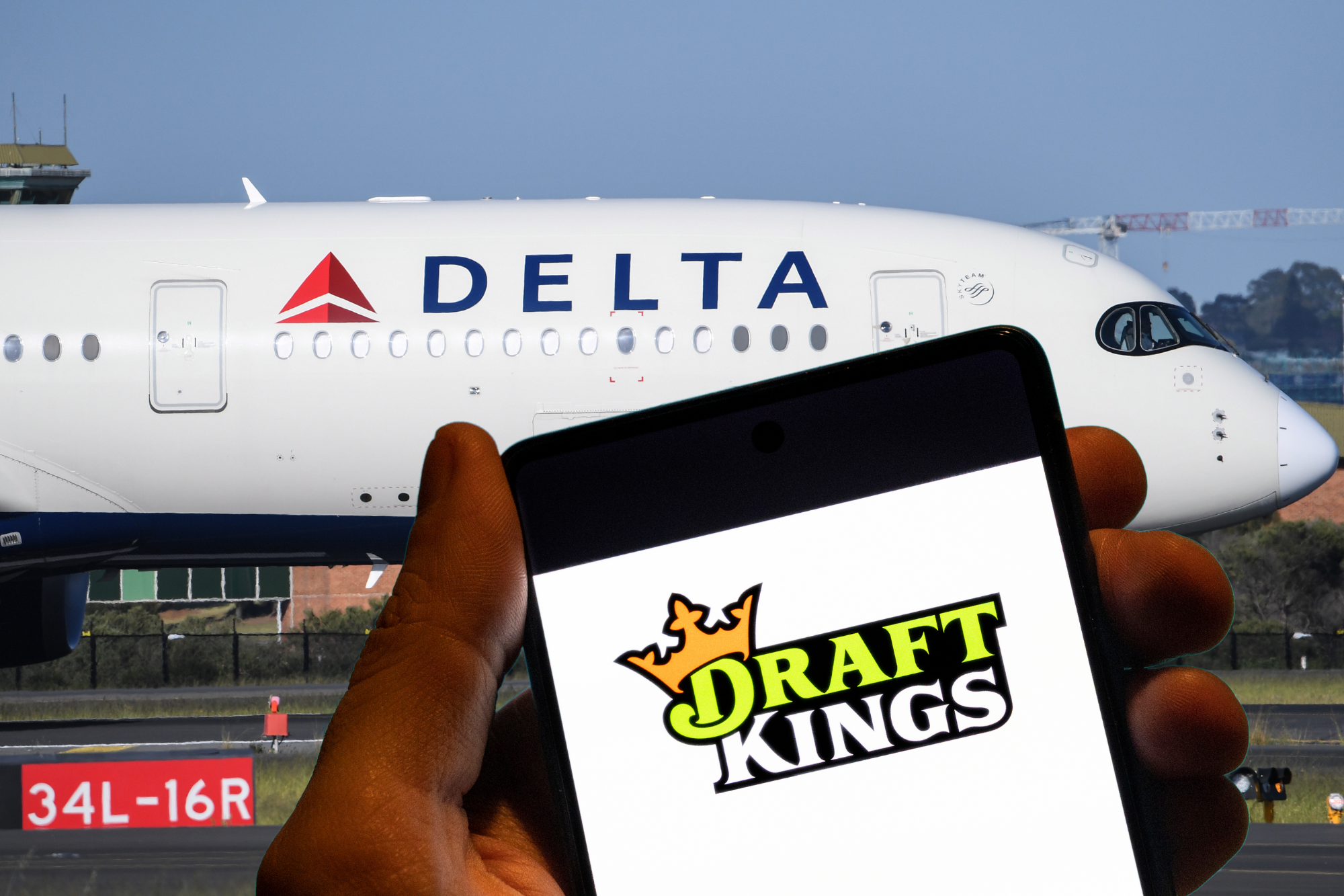 Delta Airlines explores in-flight sports betting options, leveraging DraftKings to test passenger interest.