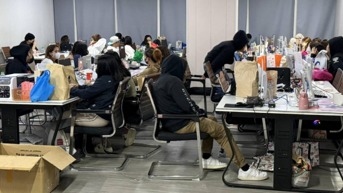 键盘牢笼下的暗影人生：园区不放假，“狗推”在高压下煎熬求生