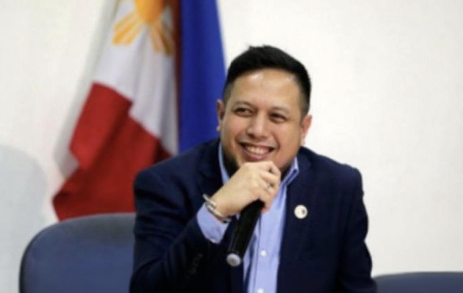 Philippines shuts down thousands of illegal gambling websites, 30 internet celebrities face accountability for promotion.