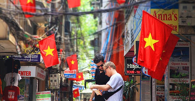 越南放宽入籍政策：双重国籍合法化，技术人才免查背景可落户