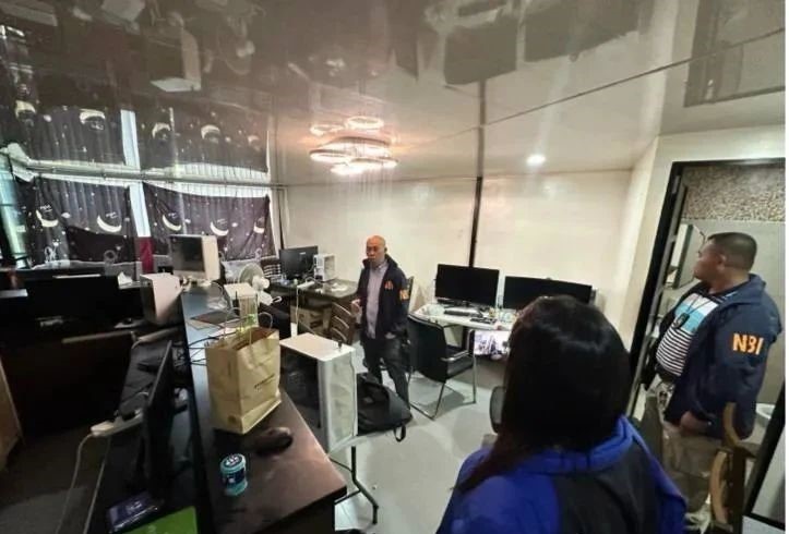 Philippine authorities raided an illegal offshore gambling den in Davao City, arresting 8 Chinese nationals.