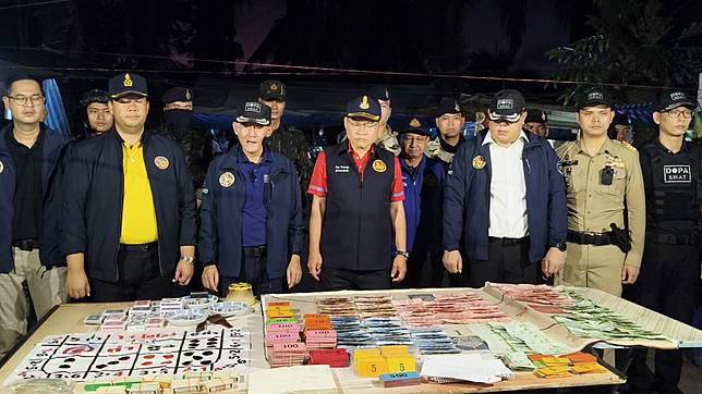 泰国警方雷霆出击！甲米棕榈园暗藏非法赌场被一锅端
