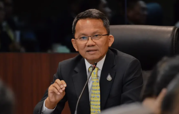 Thailand's DSI issues a warning about the risks of illegal online lotteries; participant accounts may face freezing measures.