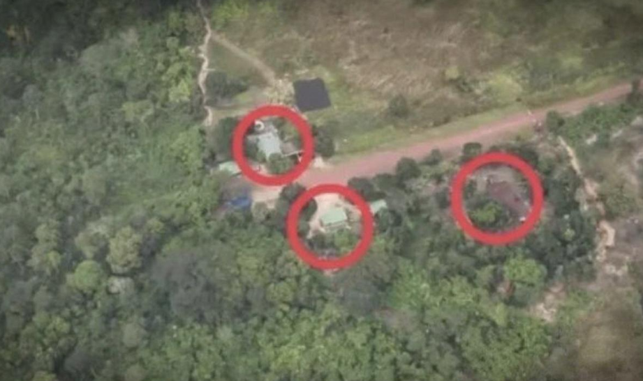 The Thai Navy has launched a border cleanup in Chumphon Province, dismantling illegal Cambodian cross-border structures.