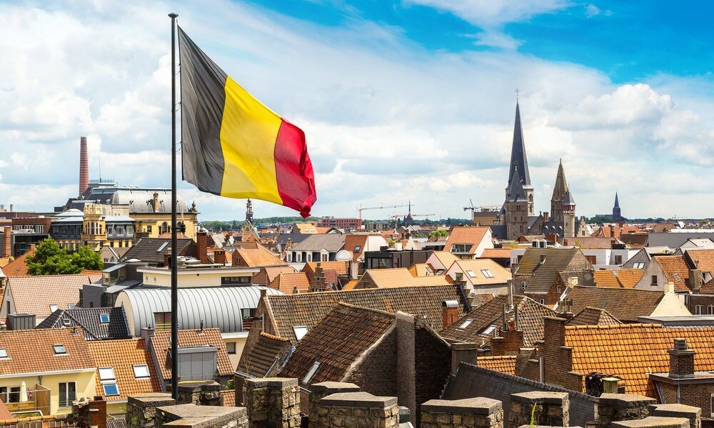 The King of Belgium appoints 12 new members to the Gaming Commission for a six-year term focusing on regulation and player protection.