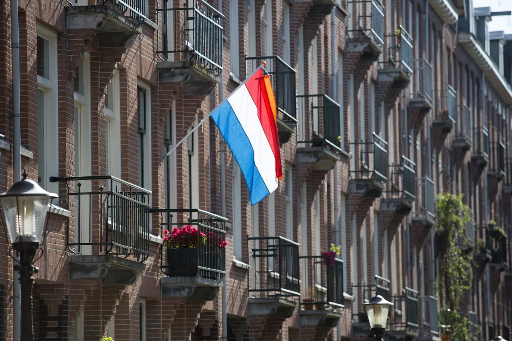 Netherlands completely halts sports betting sponsorship: Ban takes effect, gambling industry exits sports arenas.
