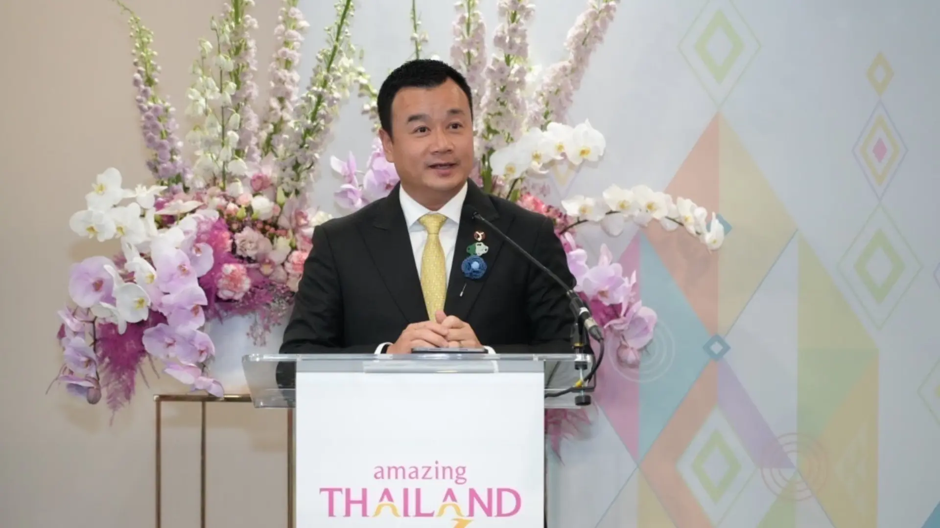 Thailand's entertainment complex bill receives government support, Pheu Thai Party: awaiting parliamentary deliberation for advancement.