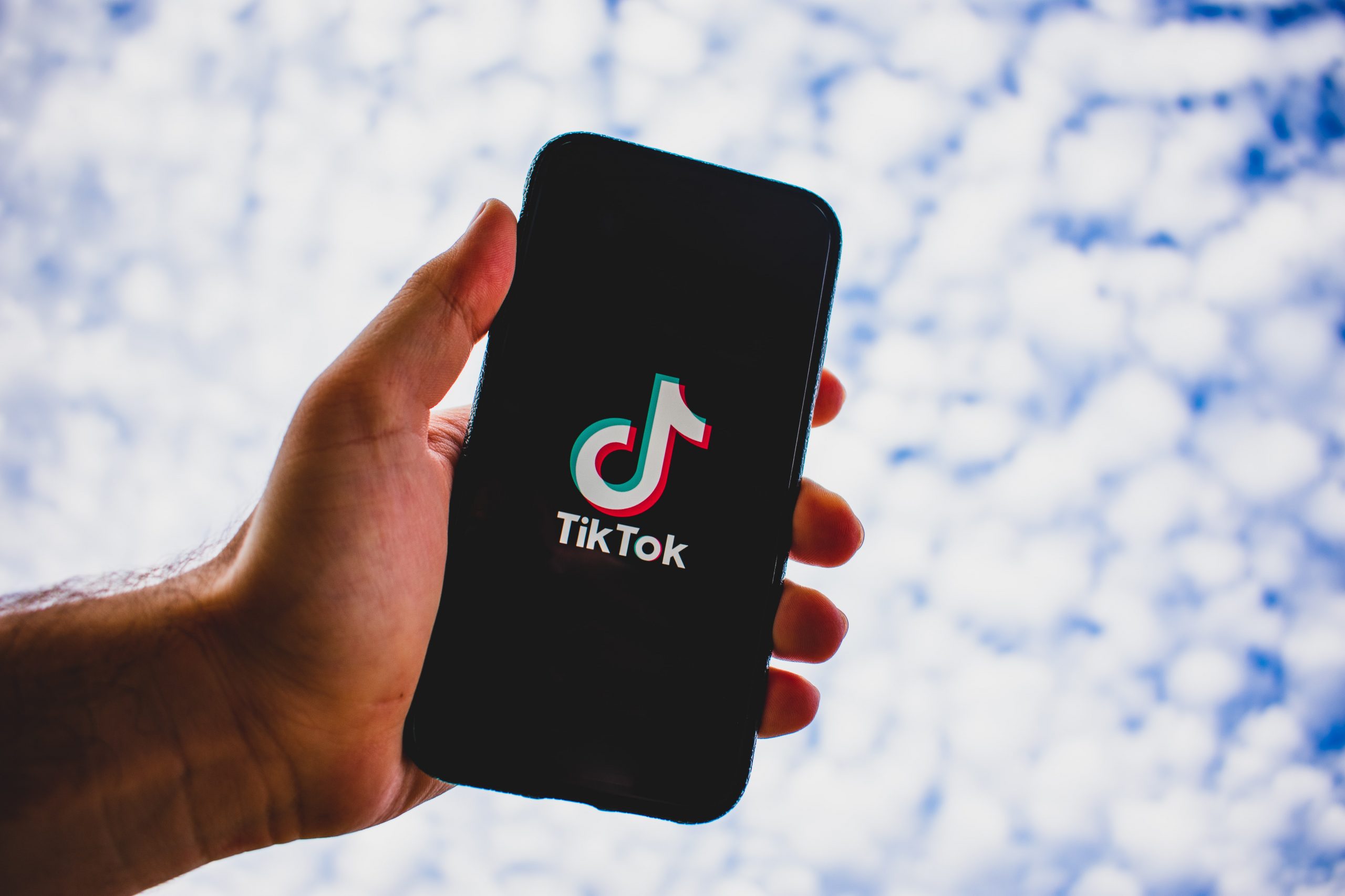 Philippine Online Gambling Faces Obstacles: TikTok Urgently Suspends Real Money Gambling Ads
