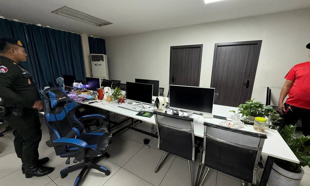 Phnom Penh multiple raids! 234 people involved in telecom fraud arrested, Hong Suli personally leads the team to strike.