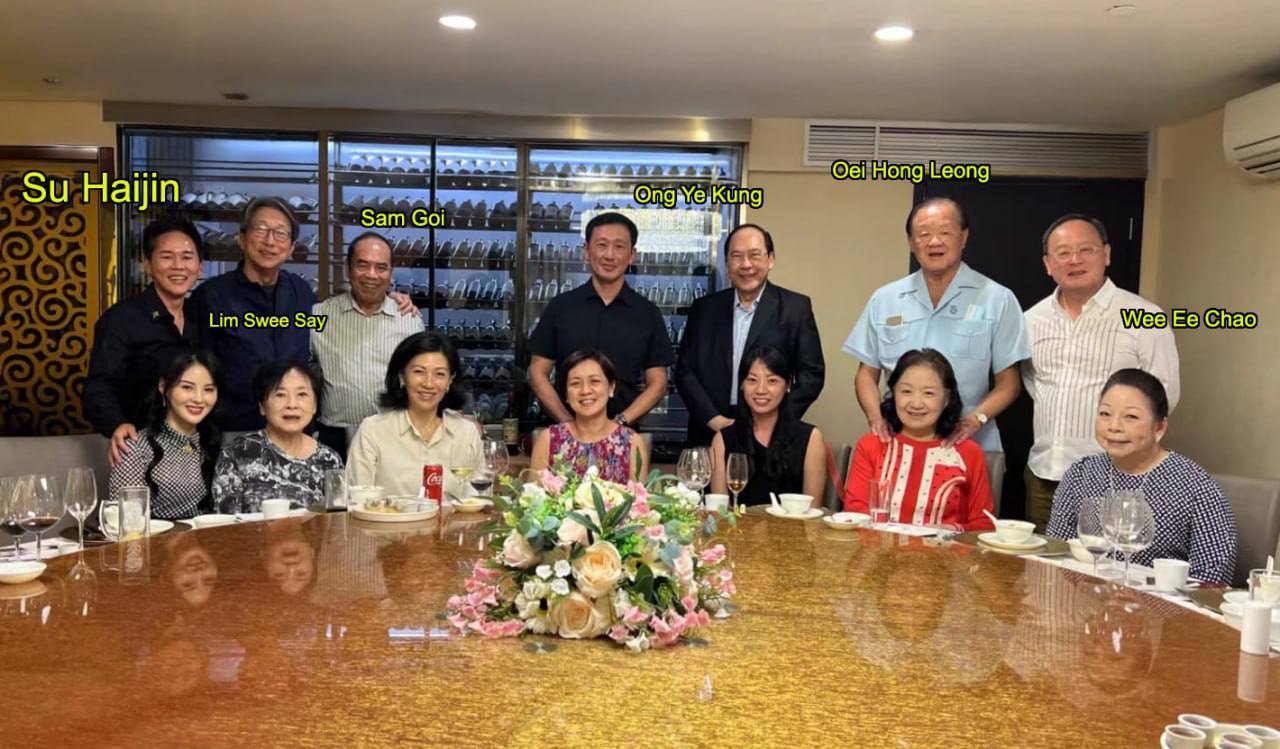 The exposure of a photo featuring Singaporean government officials with Su Haijin, the mastermind behind a 3 billion money laundering case, has triggered a crisis of integrity in the political arena.