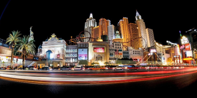 Nevada relaxes casino salon regulations to lower barriers in response to tourism challenges.