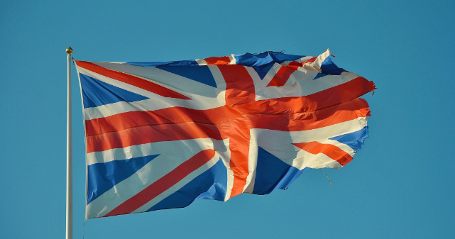 The UK Gambling Commission suspends Deadheat Racing's operating license due to social responsibility and anti-money laundering violations.